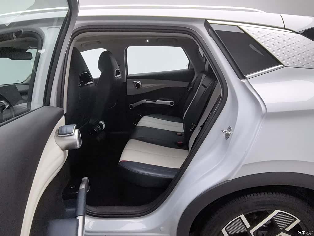 BYD Yuan, 2022 15