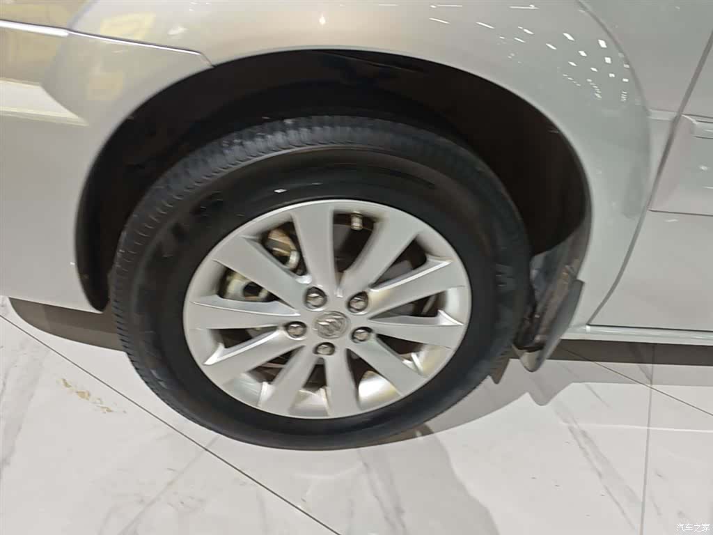 Buick GL8, 2017 23