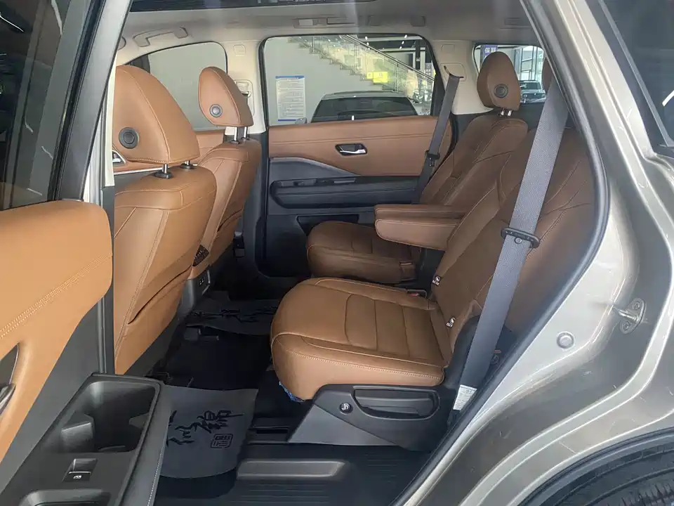 Nissan Exploring the land