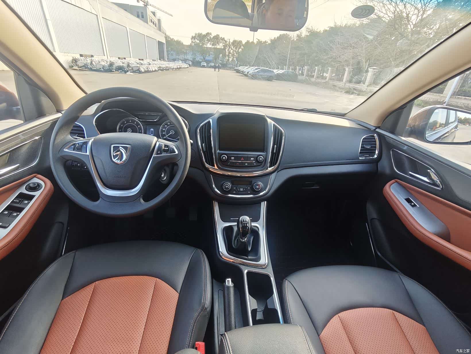 Wuling 560, 2016 11