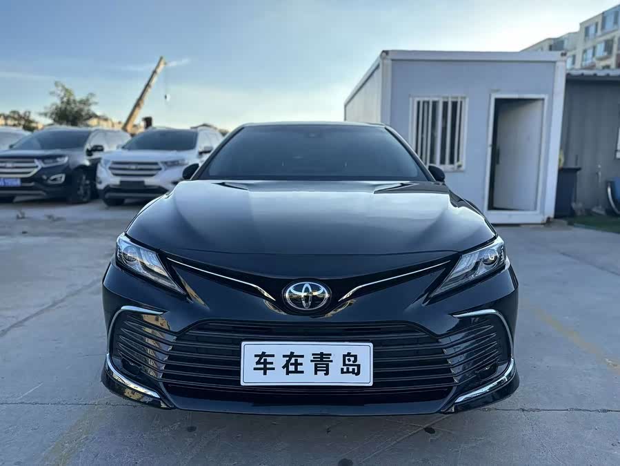 Toyota Camry 2022, фото 2