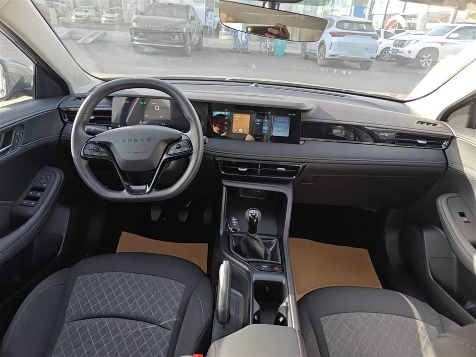 Roewe i5