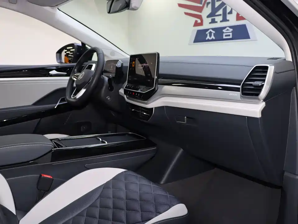 Volkswagen ID.6 CROZZ