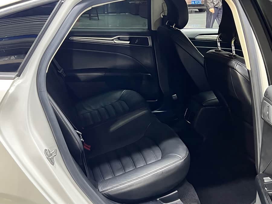 Ford Mondeo 2017, фото 10