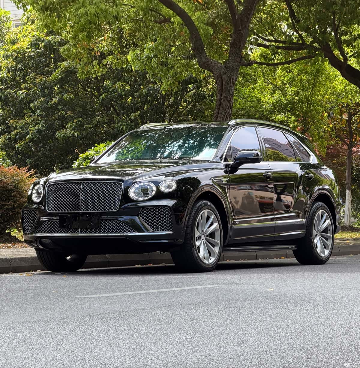 Bentley Bentayga, 2023 1