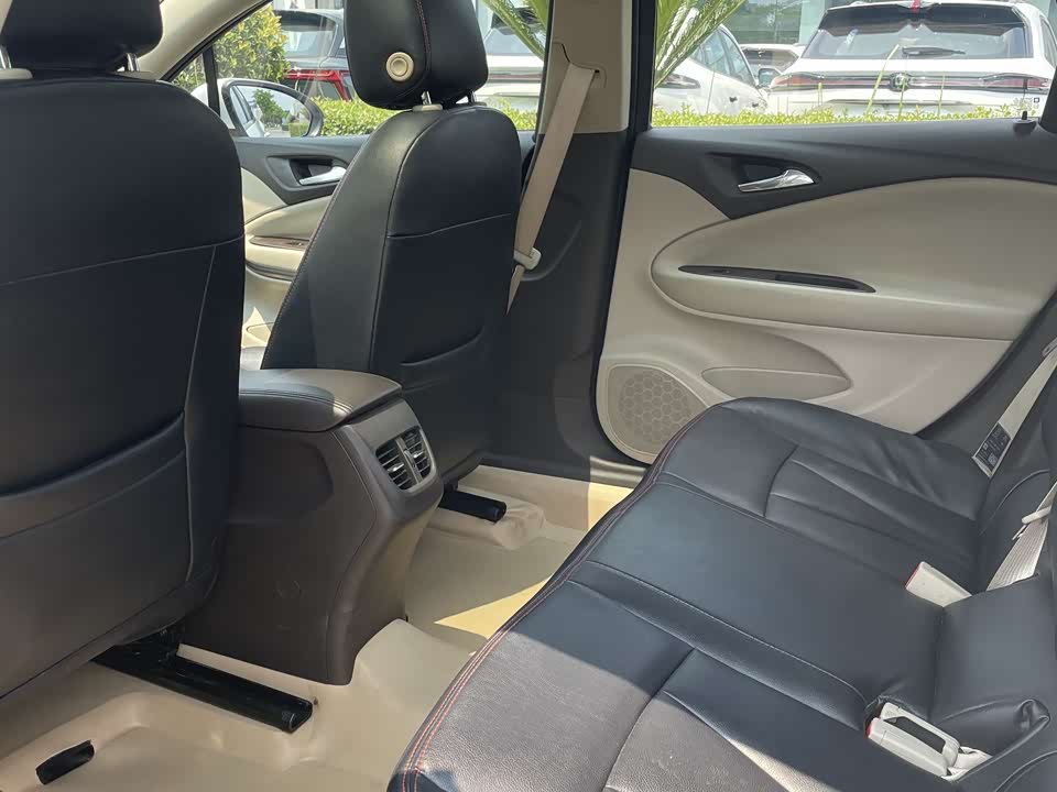 Dongfeng Enshi Car