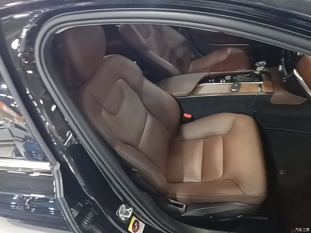 Volvo S90, 2020 25