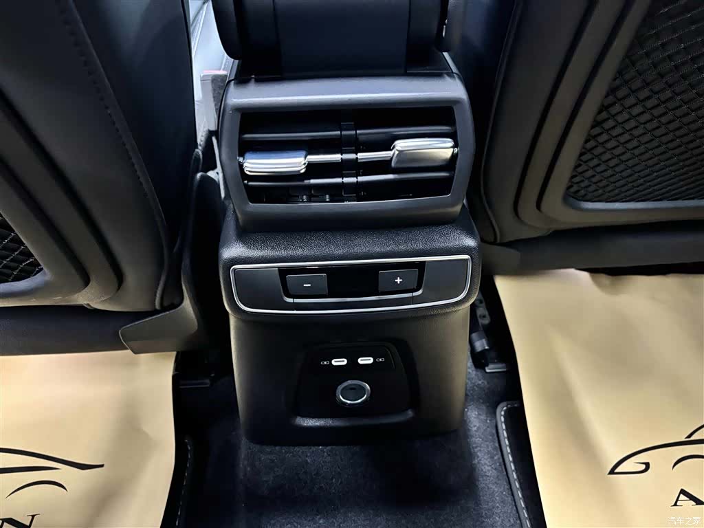 Audi Q4 e-tron, 2024 18
