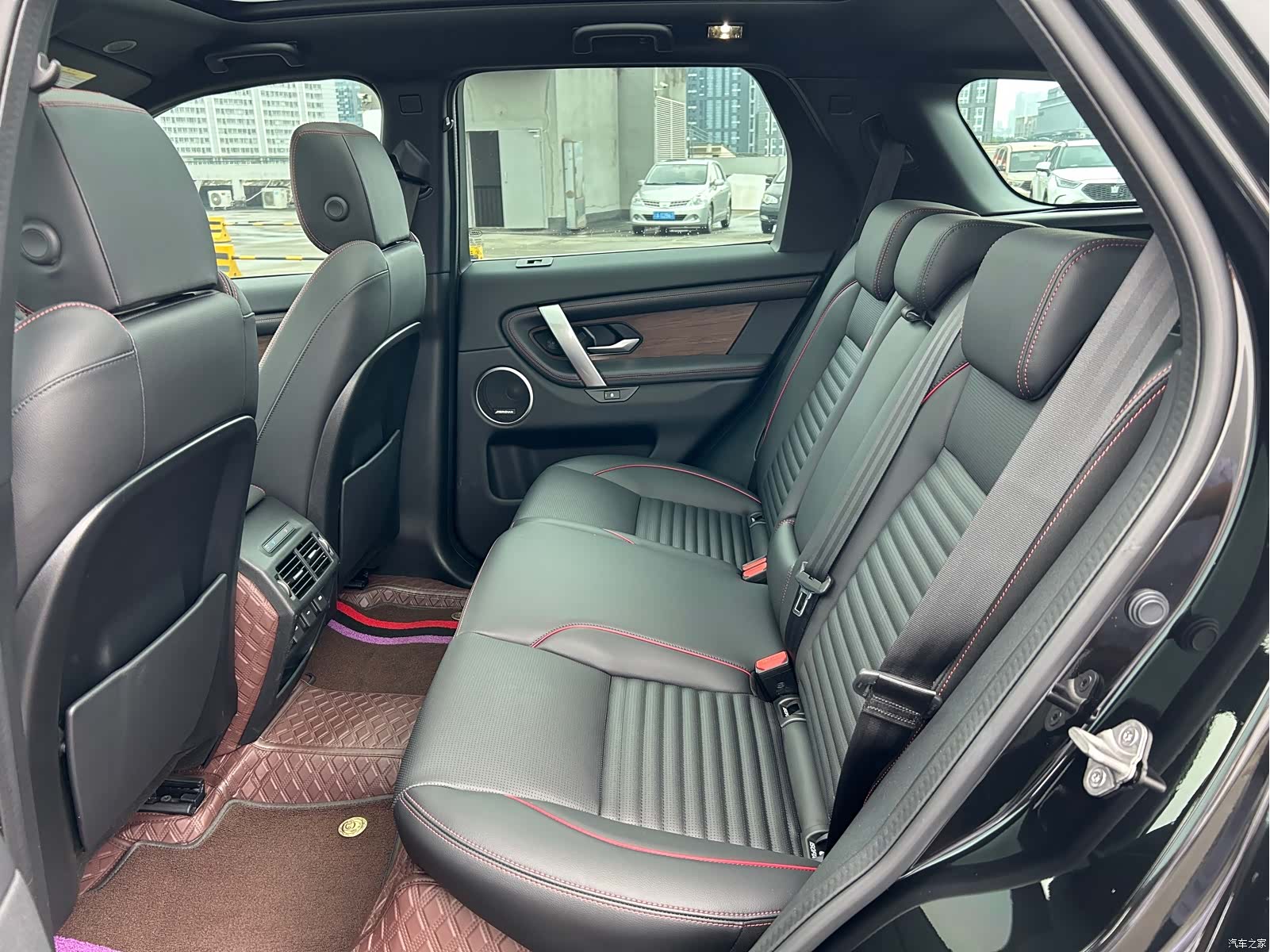 Land Rover Discovery, 2023 11