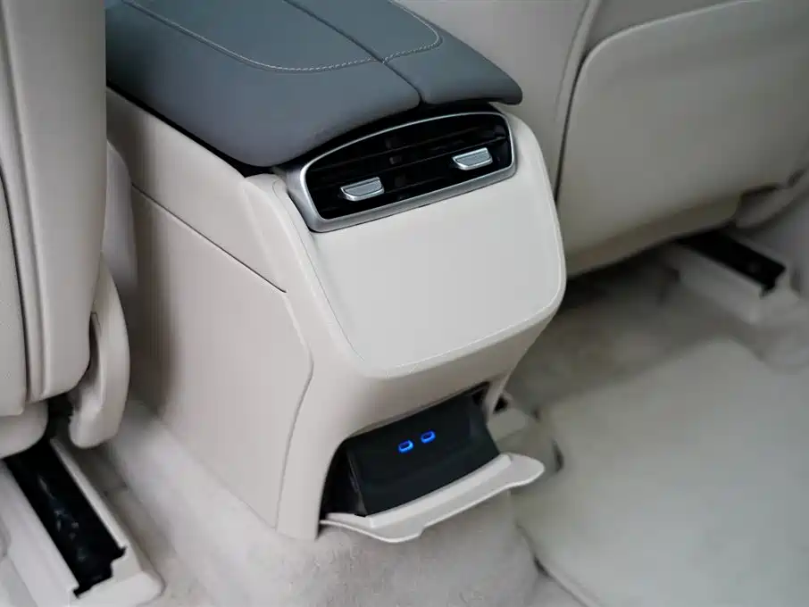 Mercedes-Benz EQS SUV