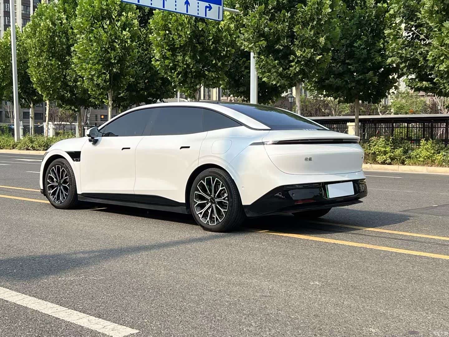 Zeekr 007, 2025 9