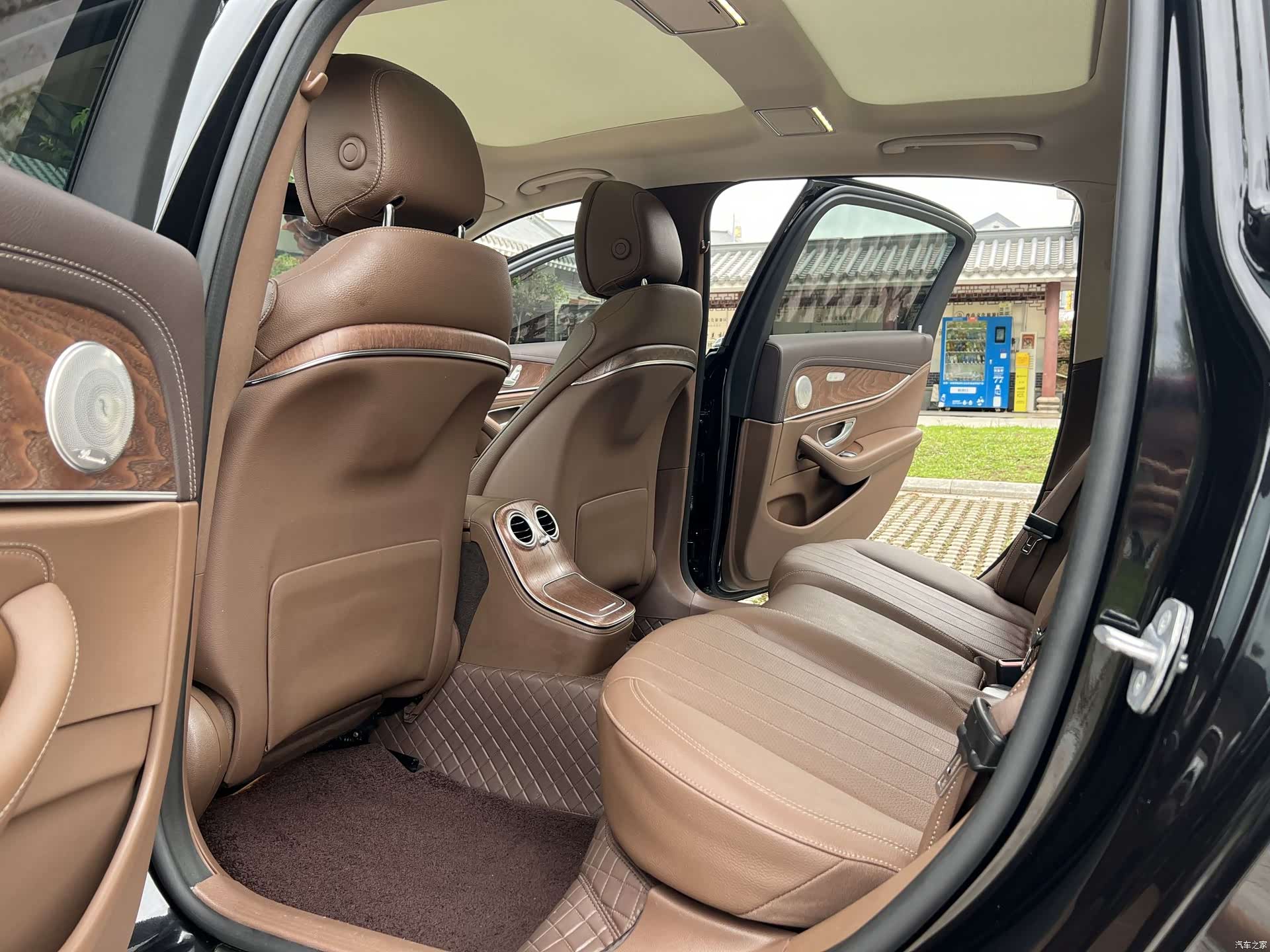 Mercedes-Benz E-Class, 2022 все фото