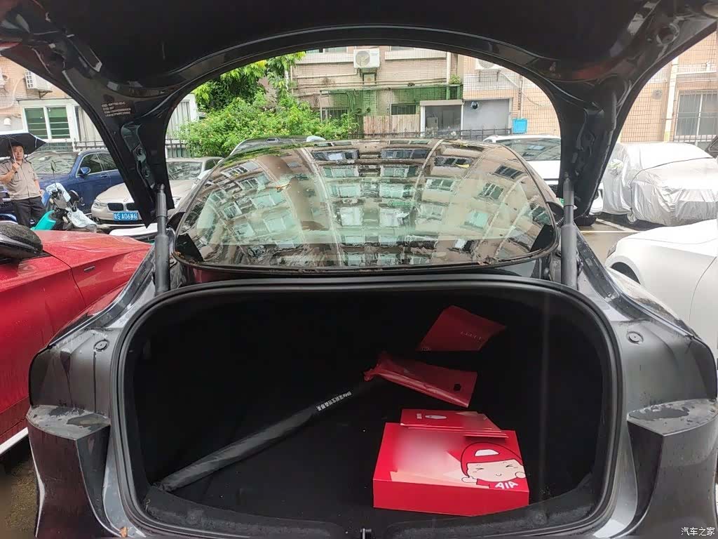 Tesla Model 3, 2024 15