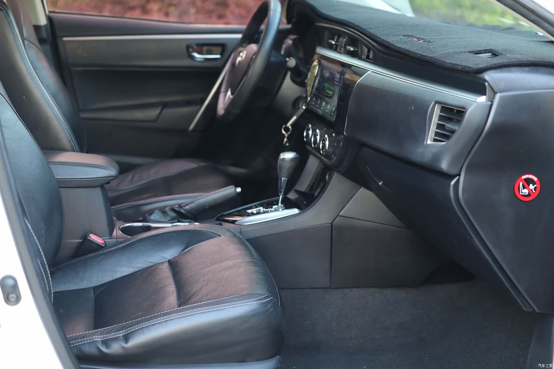 Toyota Corolla, 2015 16