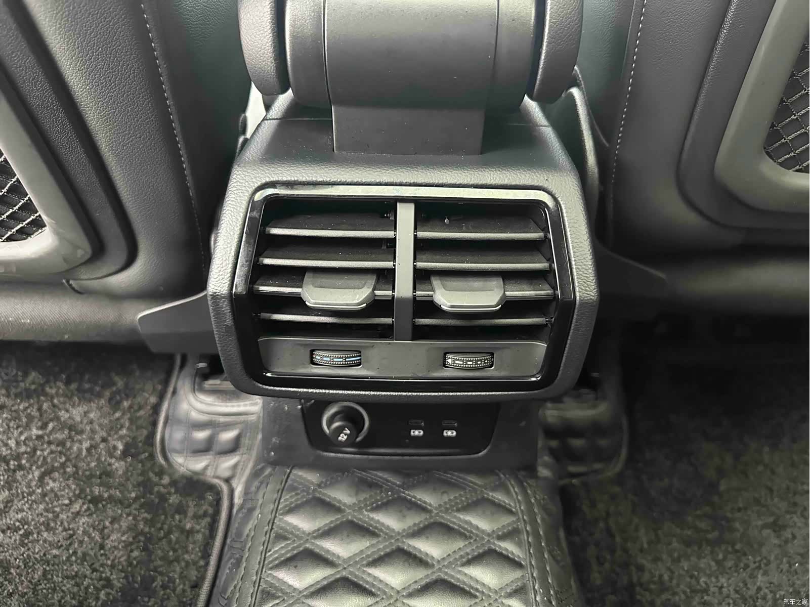 Audi Q3, 2022 13