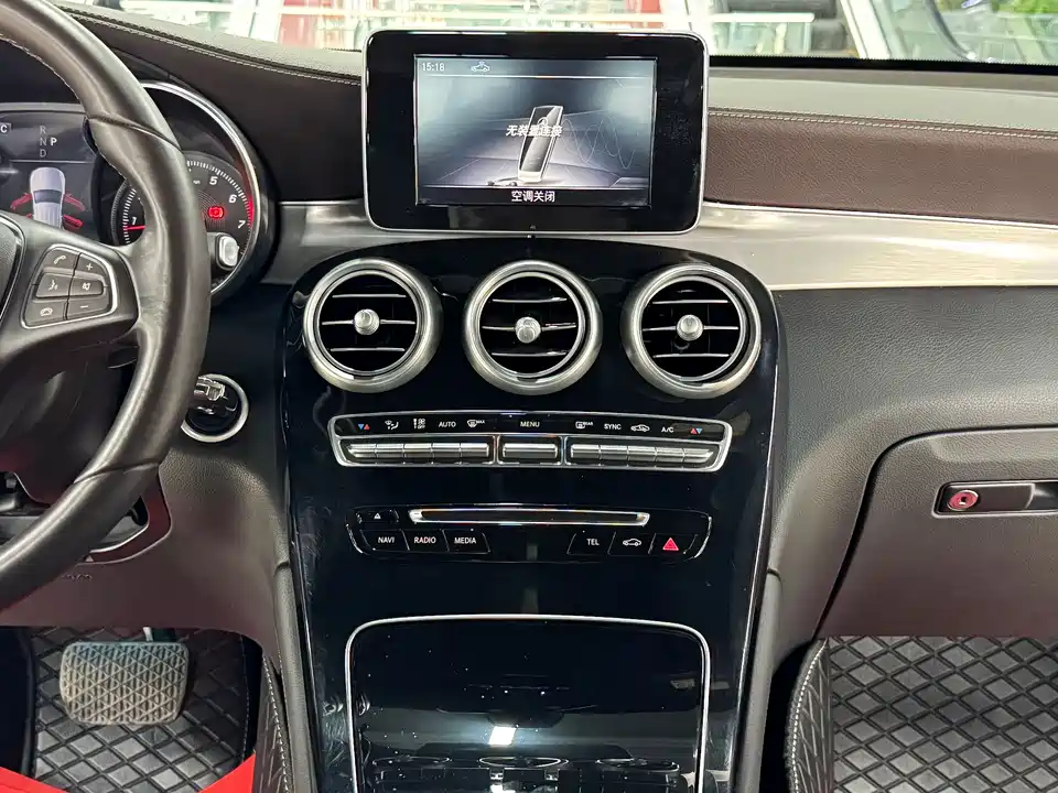 Mercedes-Benz GLC Mercedes-Benz GLC
