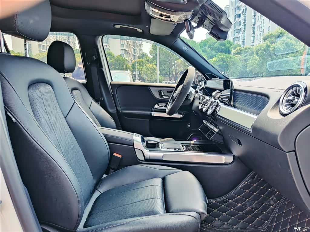 Mercedes-Benz GLB, 2023 22