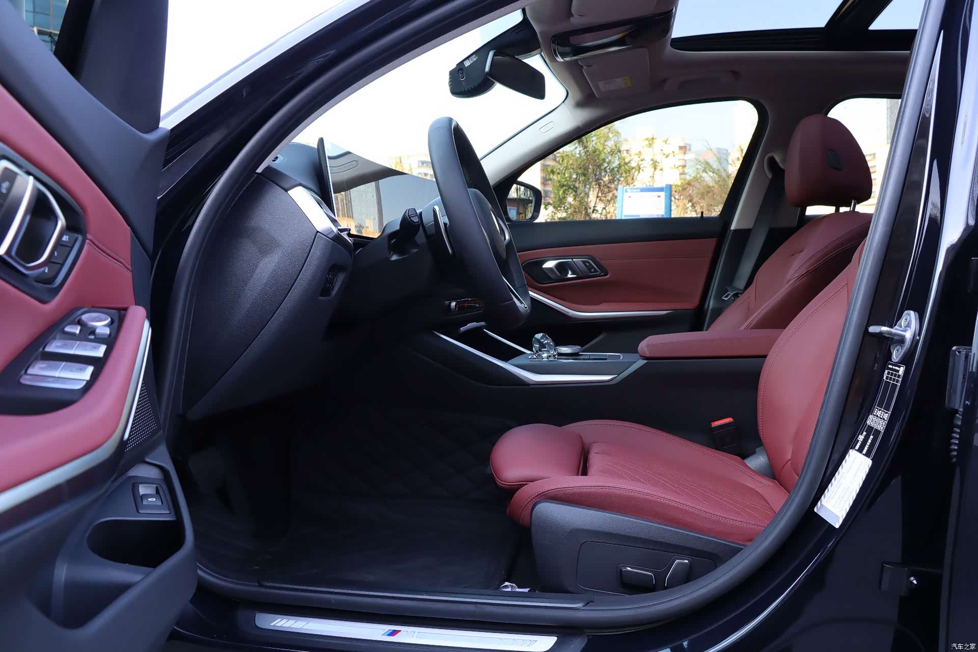 BMW 3 Series, 2025 10