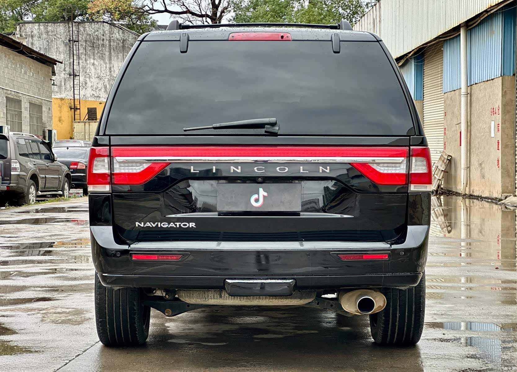 Lincoln Navigator, 2017 все фото