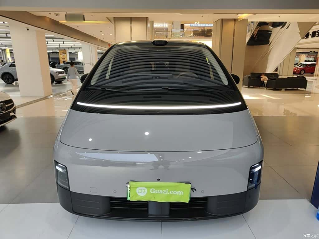 Li Auto MEGA, 2025 3