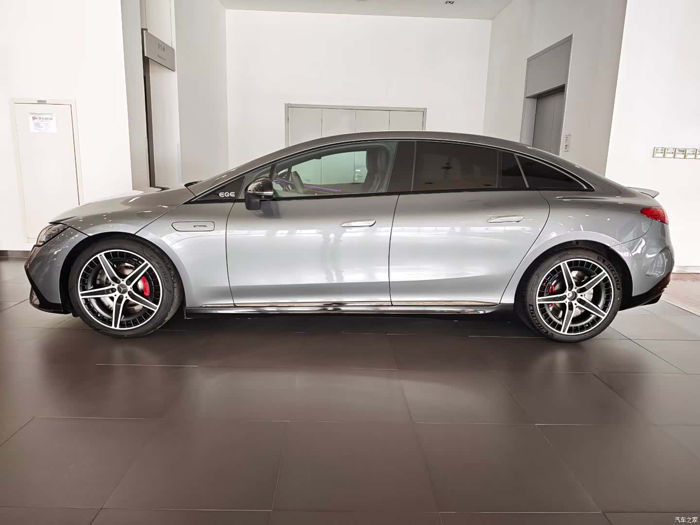 Mercedes-Benz EQE, 2024 8