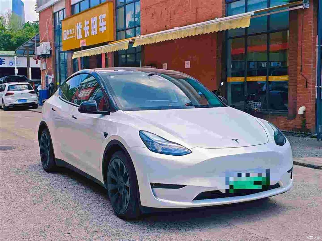 Tesla Model Y, 2021 3