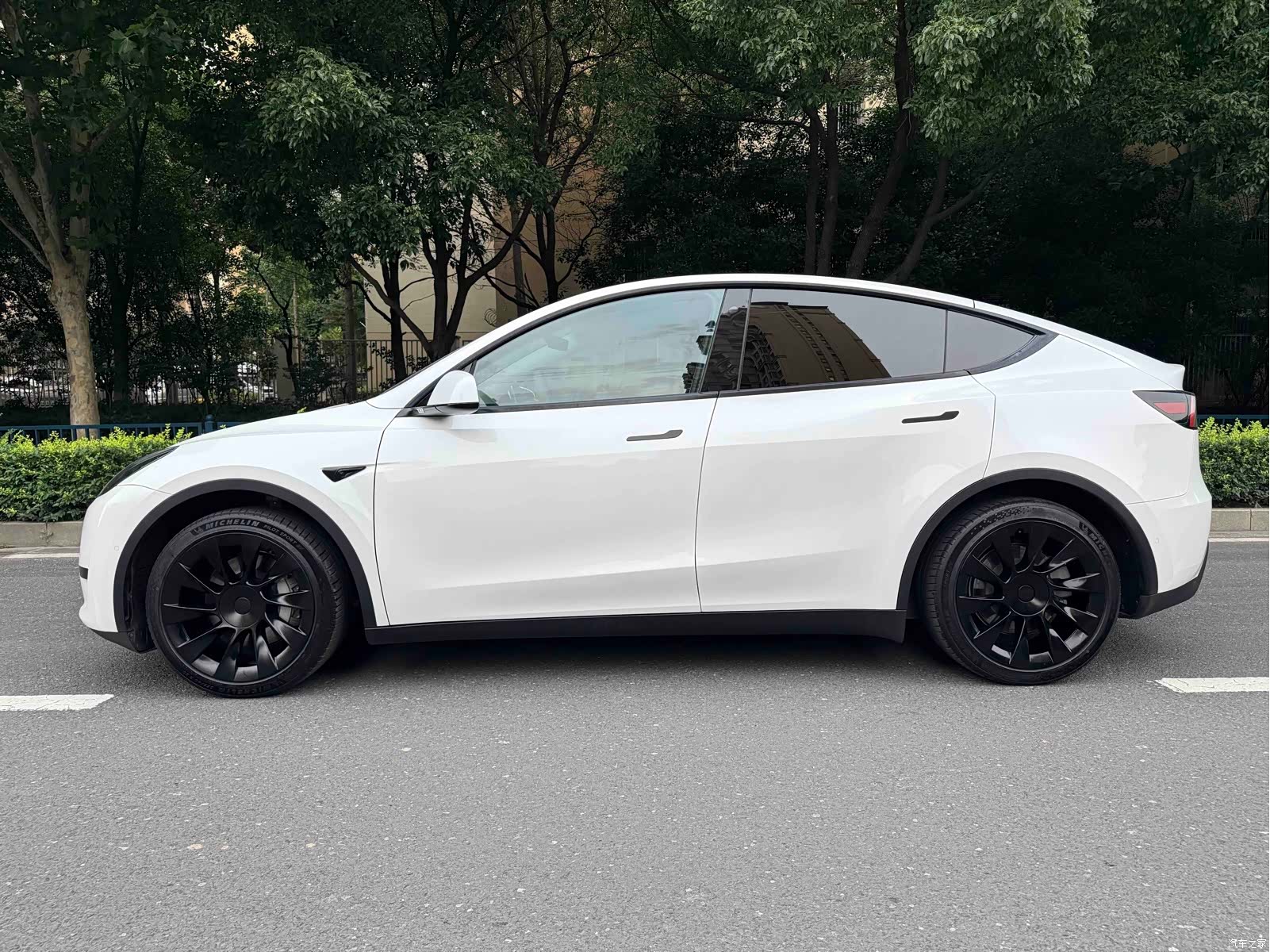 Tesla Model Y, 2023 все фото