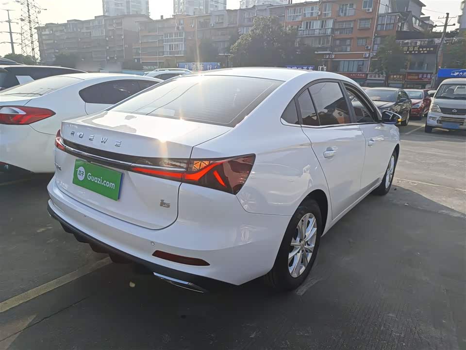 Roewe i5
