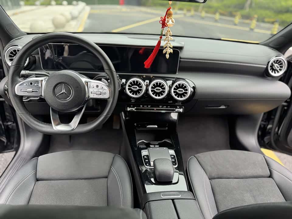 Mercedes-Benz Class A Mercedes-Benz Class A