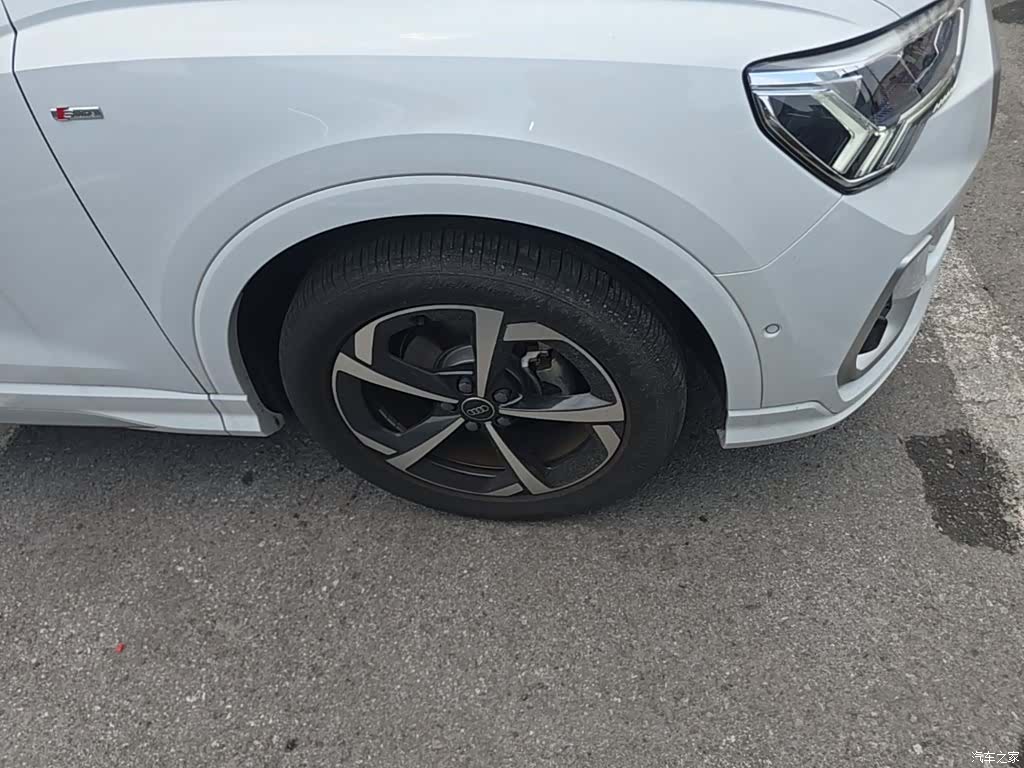 Audi Q3, 2025 14
