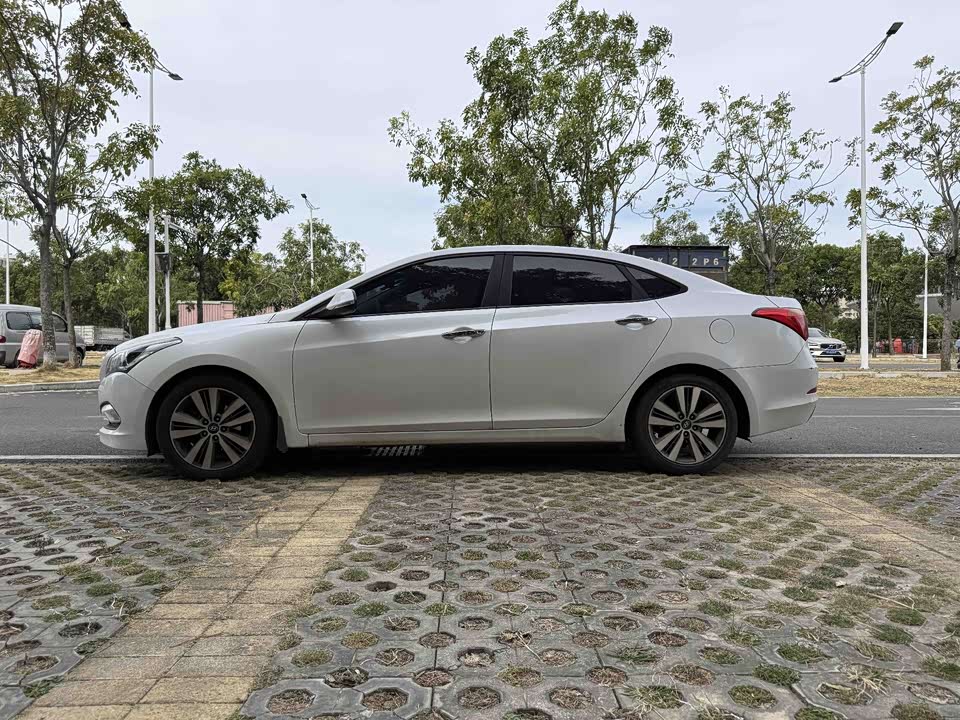 Hyundai Name picture