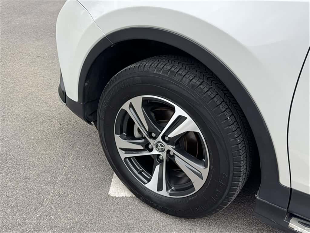 Toyota RAV4, 2015 9