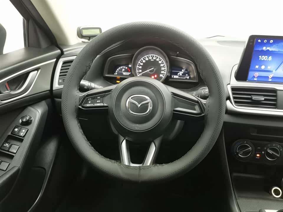 Mazda 3 Angkesaila