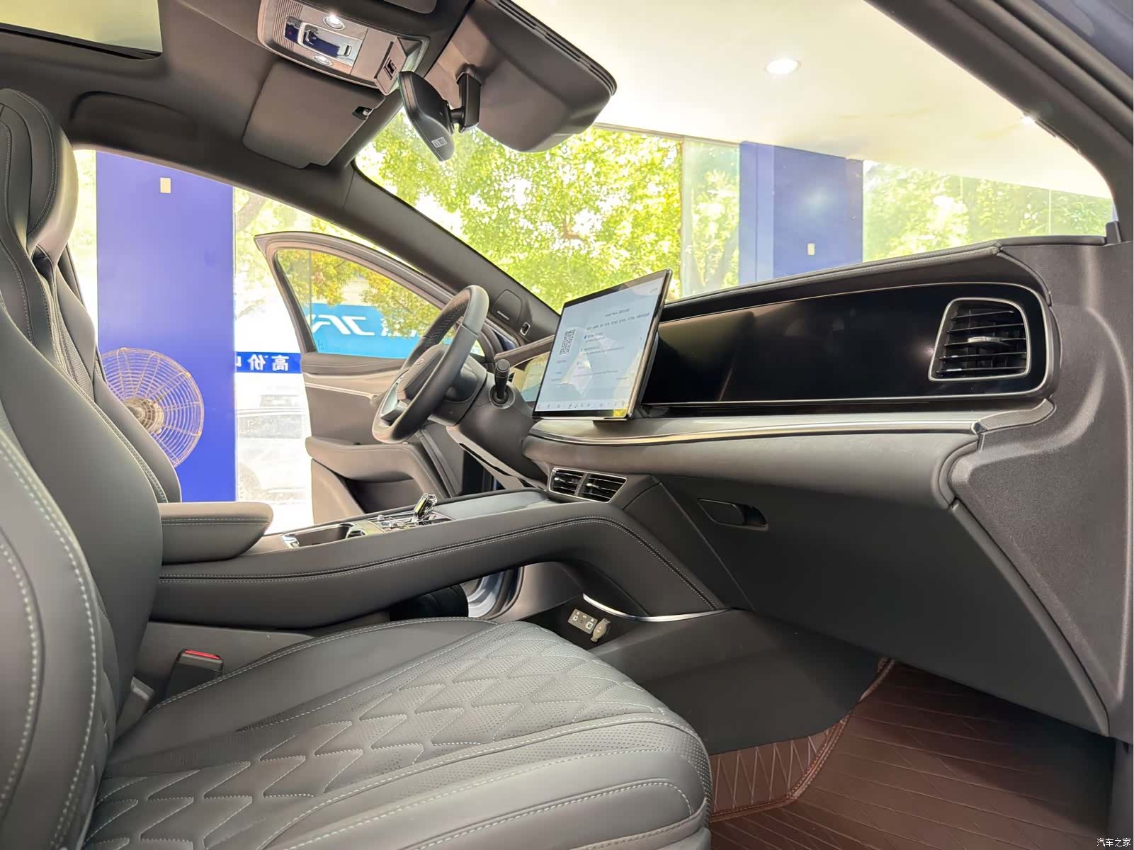 BYD HiAce, 2025 12