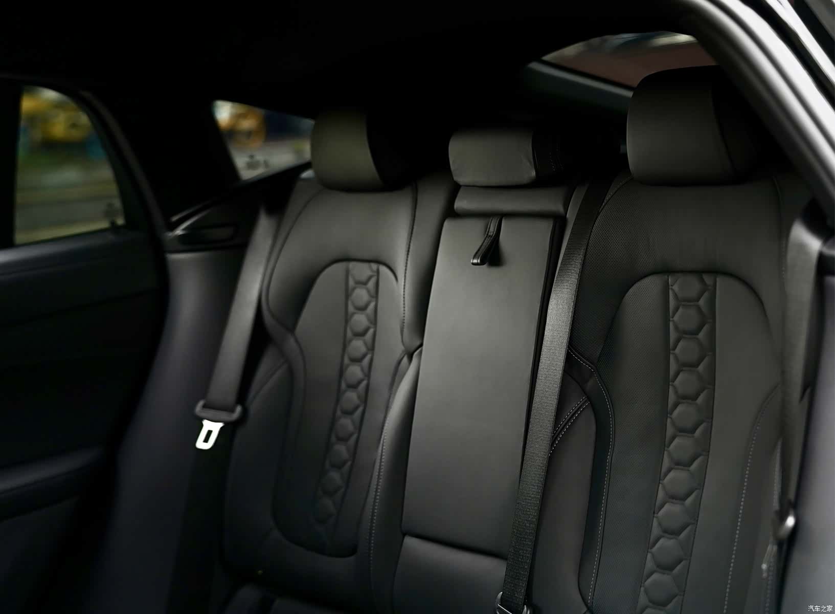BMW X6, 2023 12