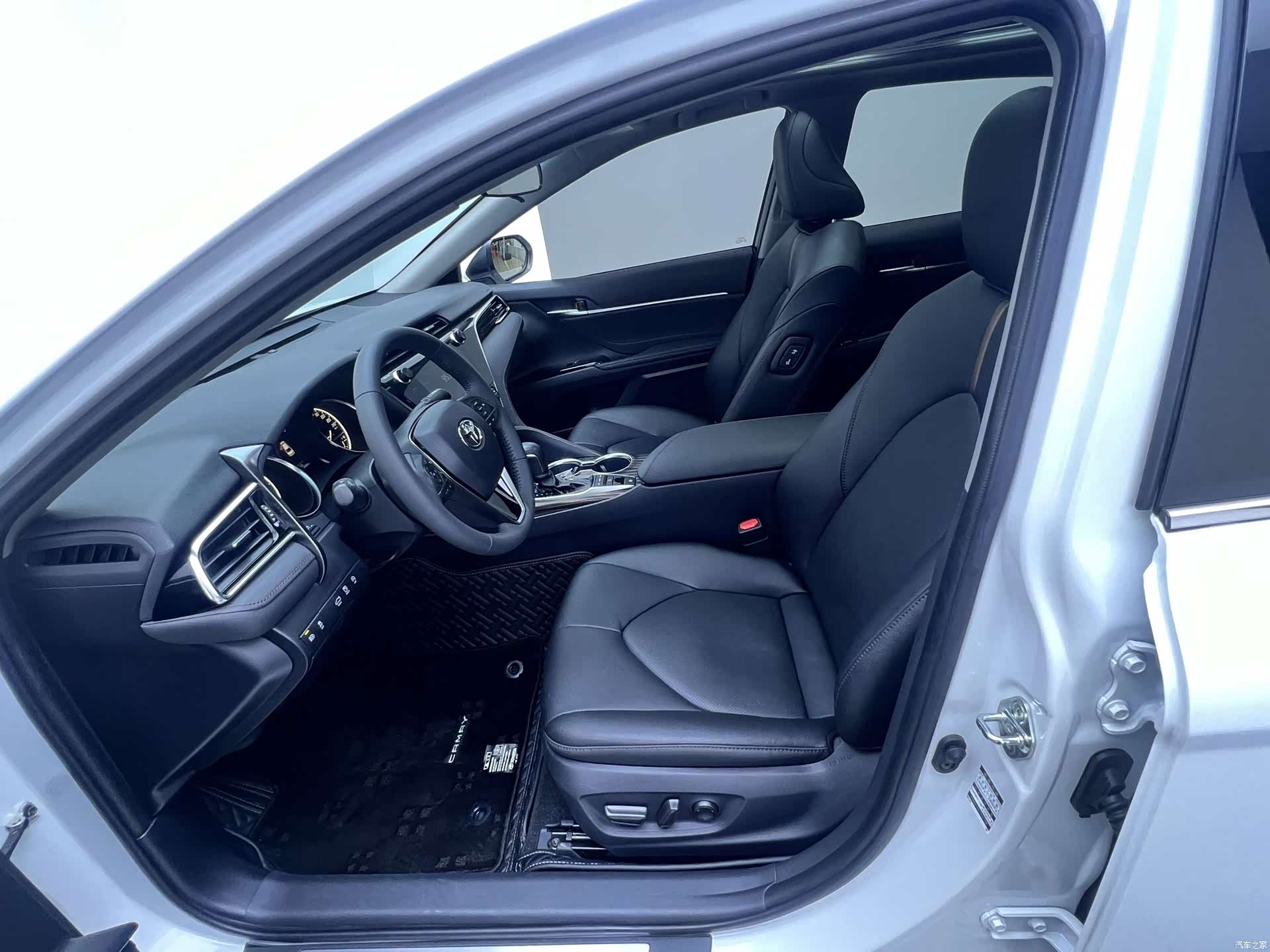 Toyota Camry, 2021 14