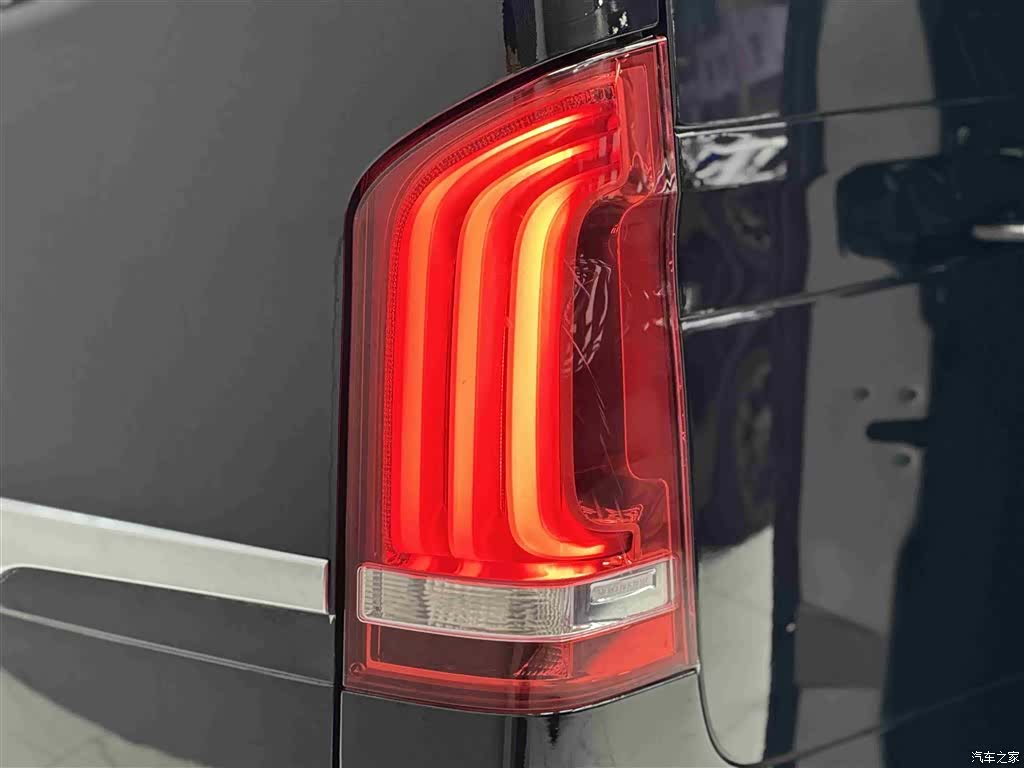 Mercedes-Benz V-Class, 2018 8