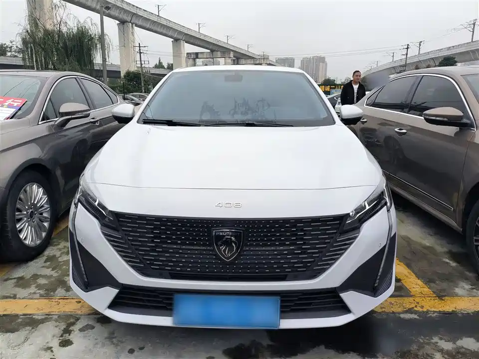 Peugeot 408