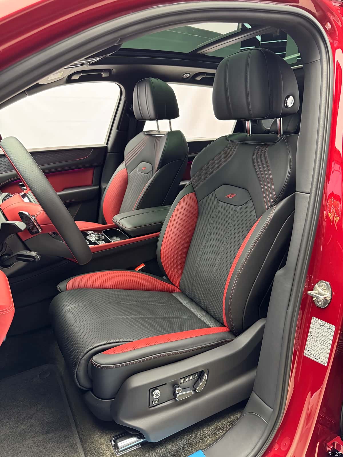 Bentley Bentayga, 2022 27