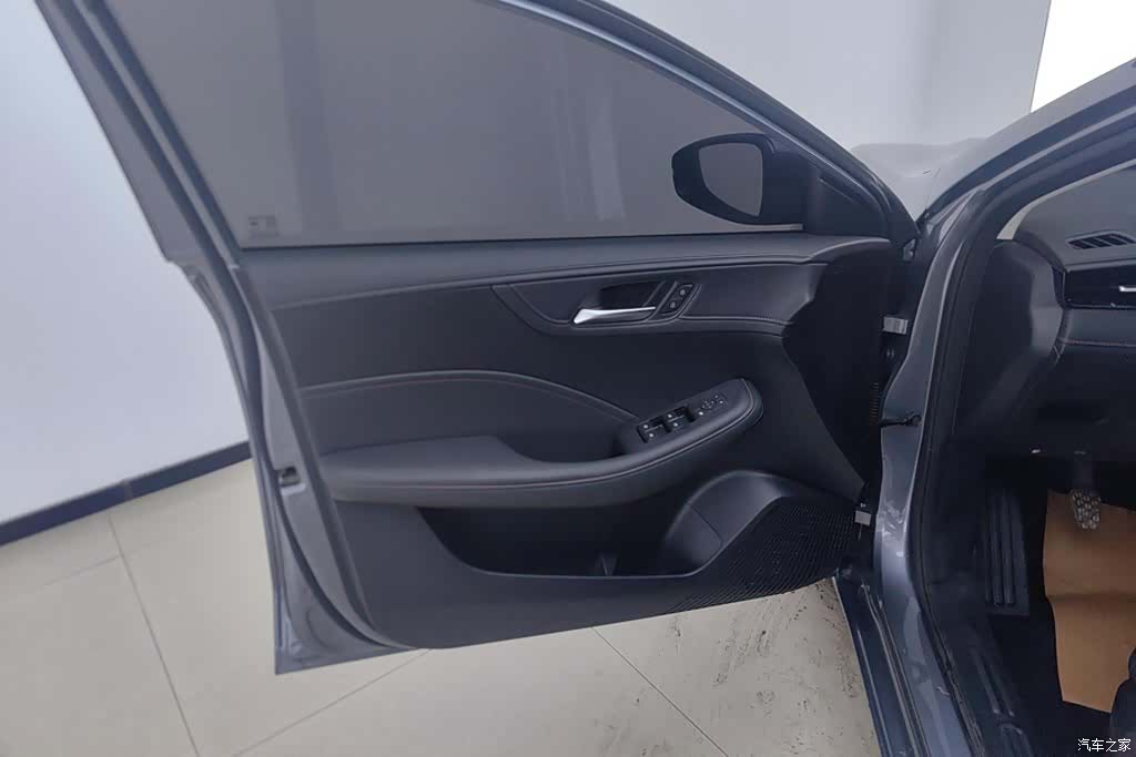 Roewe i5, 2025 7