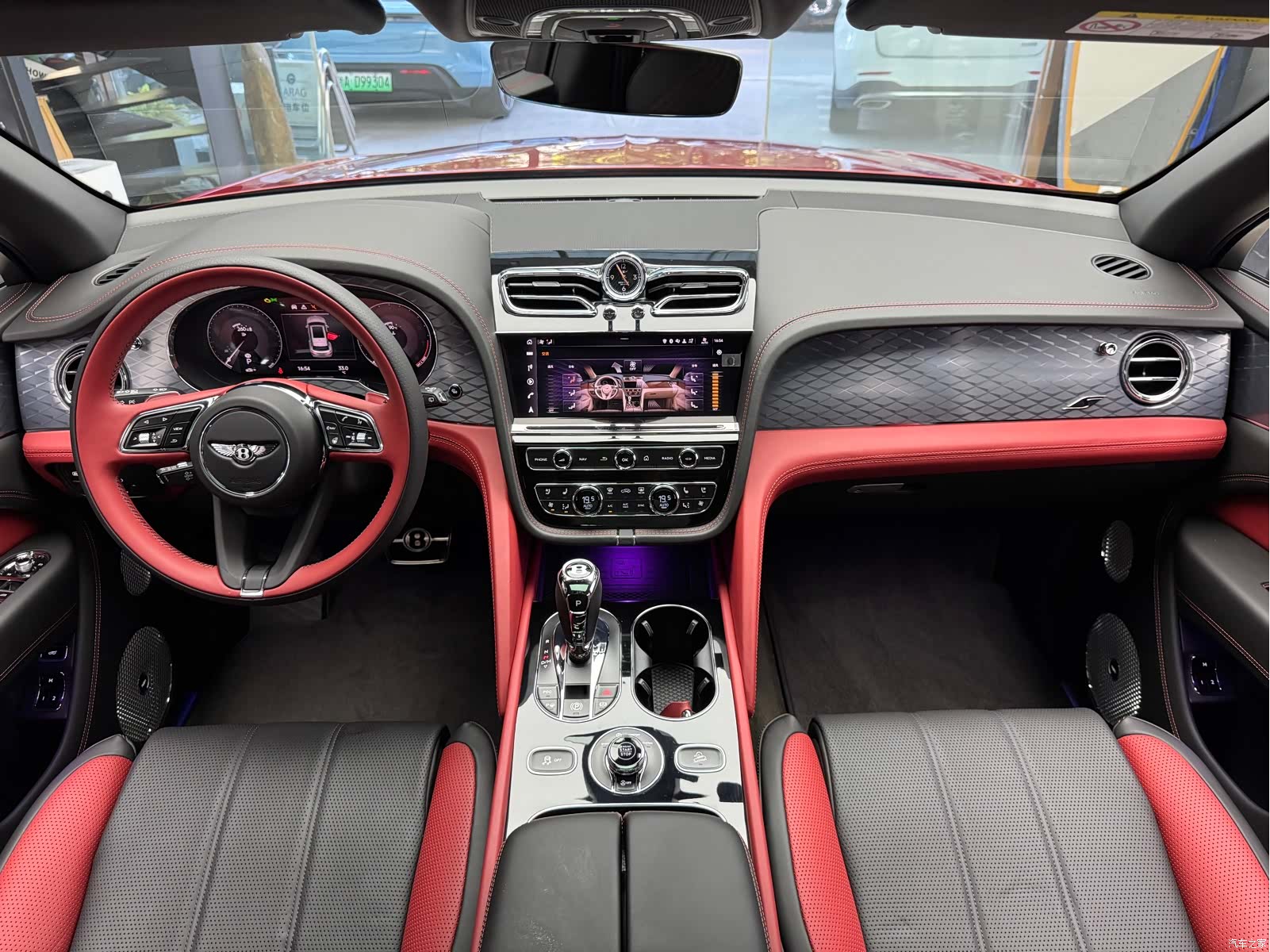 Bentley Bentayga, 2022 19