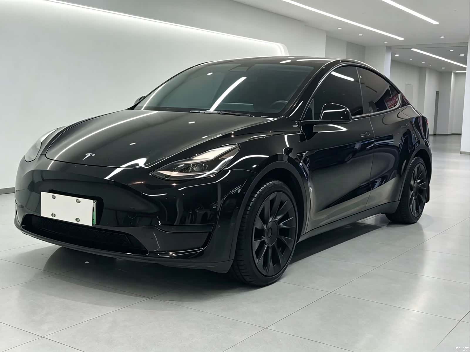Tesla Model Y, 2023 1