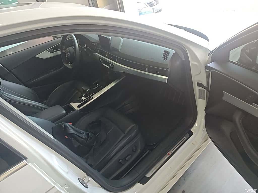 Audi A4L, 2018 11