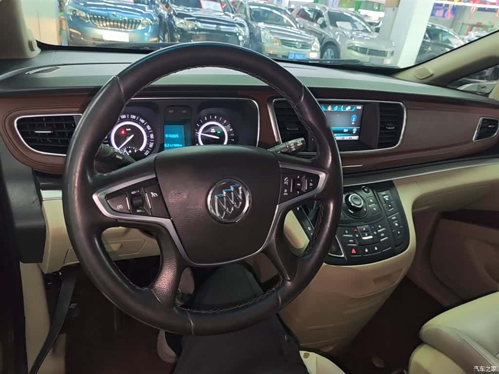 Buick GL8, 2020 10