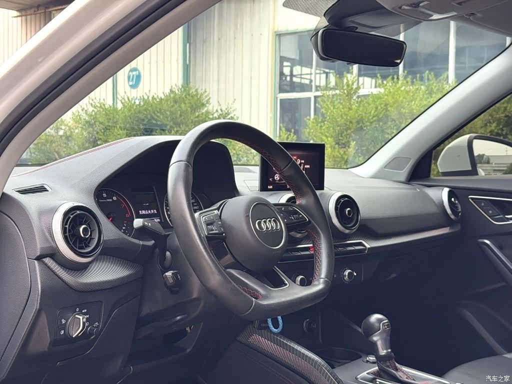 Audi Q2L, 2022 6