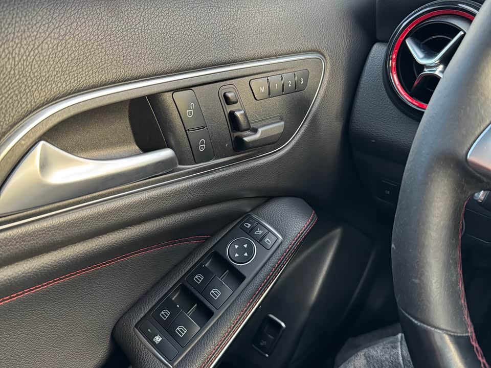 Mercedes-Benz GLA AMG