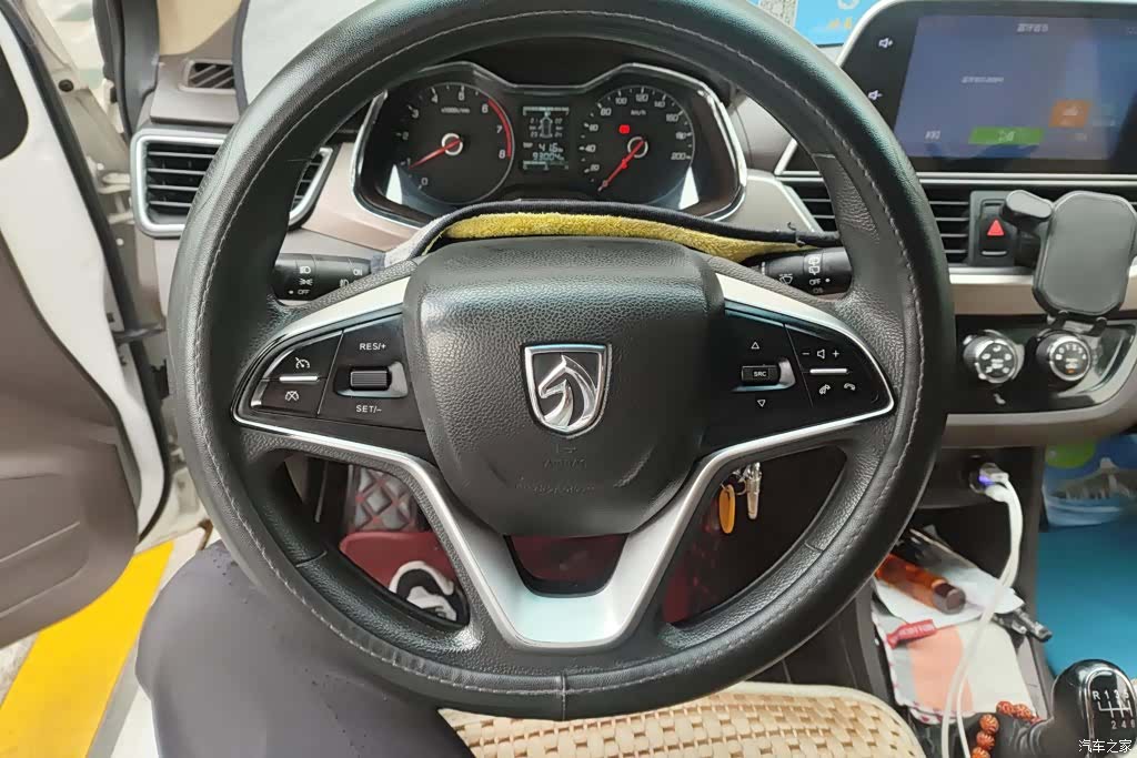 Wuling 310W, 2019 15