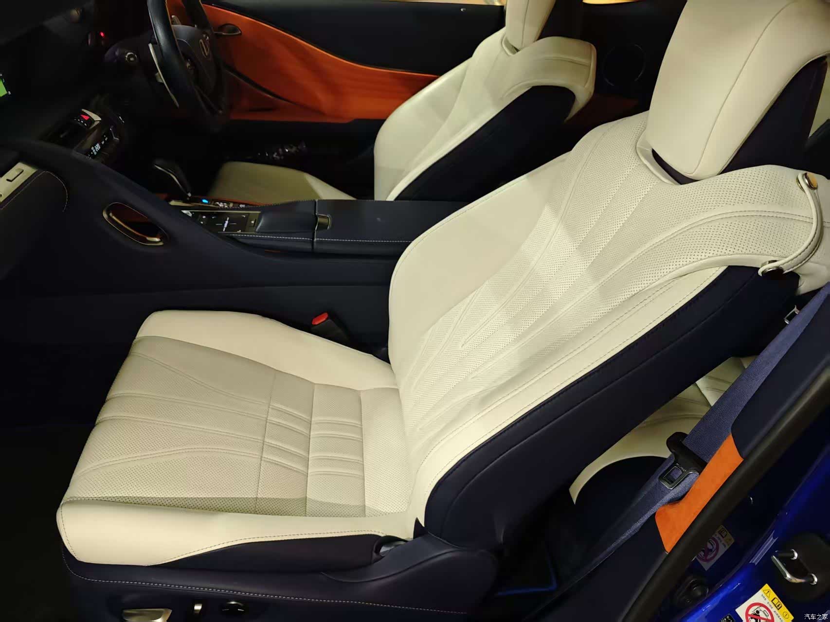 Lexus LC, 2018 11