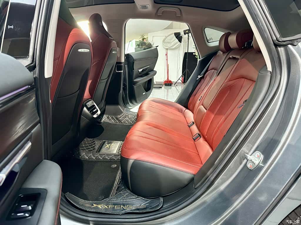 Xpeng P7, 2021 16