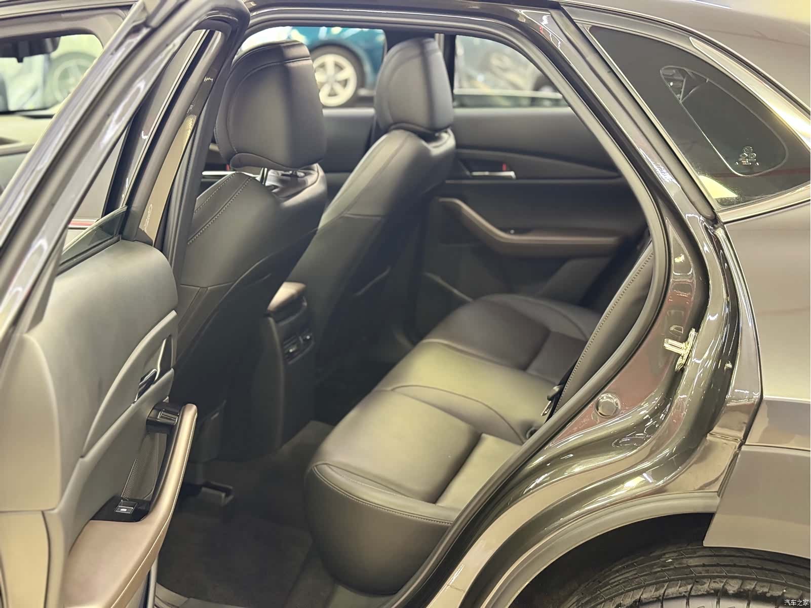 Mazda CX-30, 2024 10